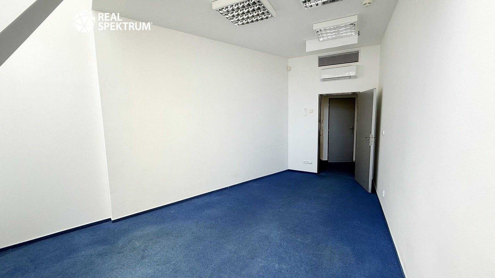 Pronájem komerčního prostoru 141 m² - foto 9