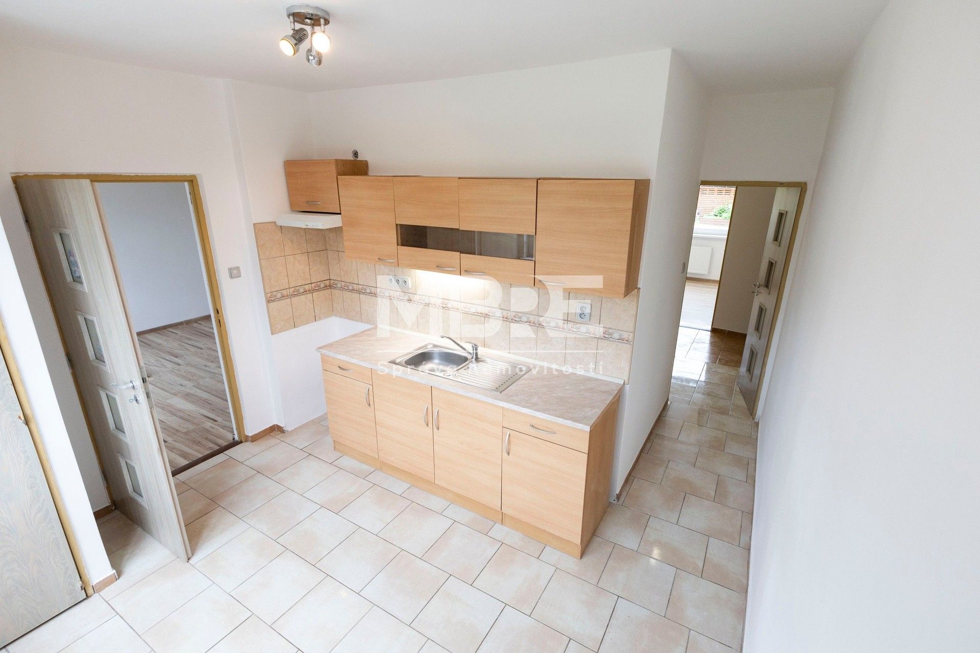 Pronájem bytu 3+1 70 m² - foto 2