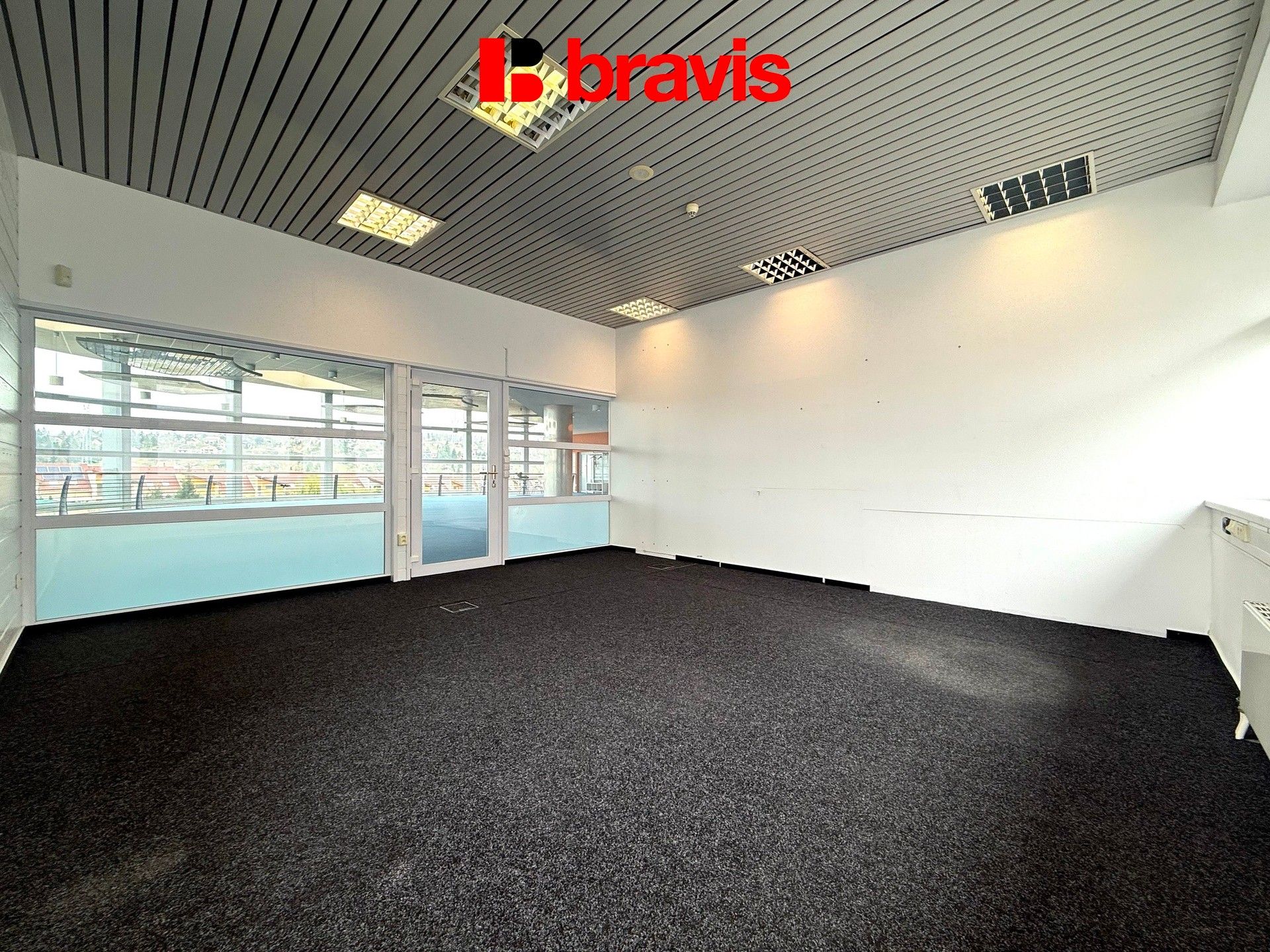 Pronájem komerčního prostoru 57 m² - foto 9