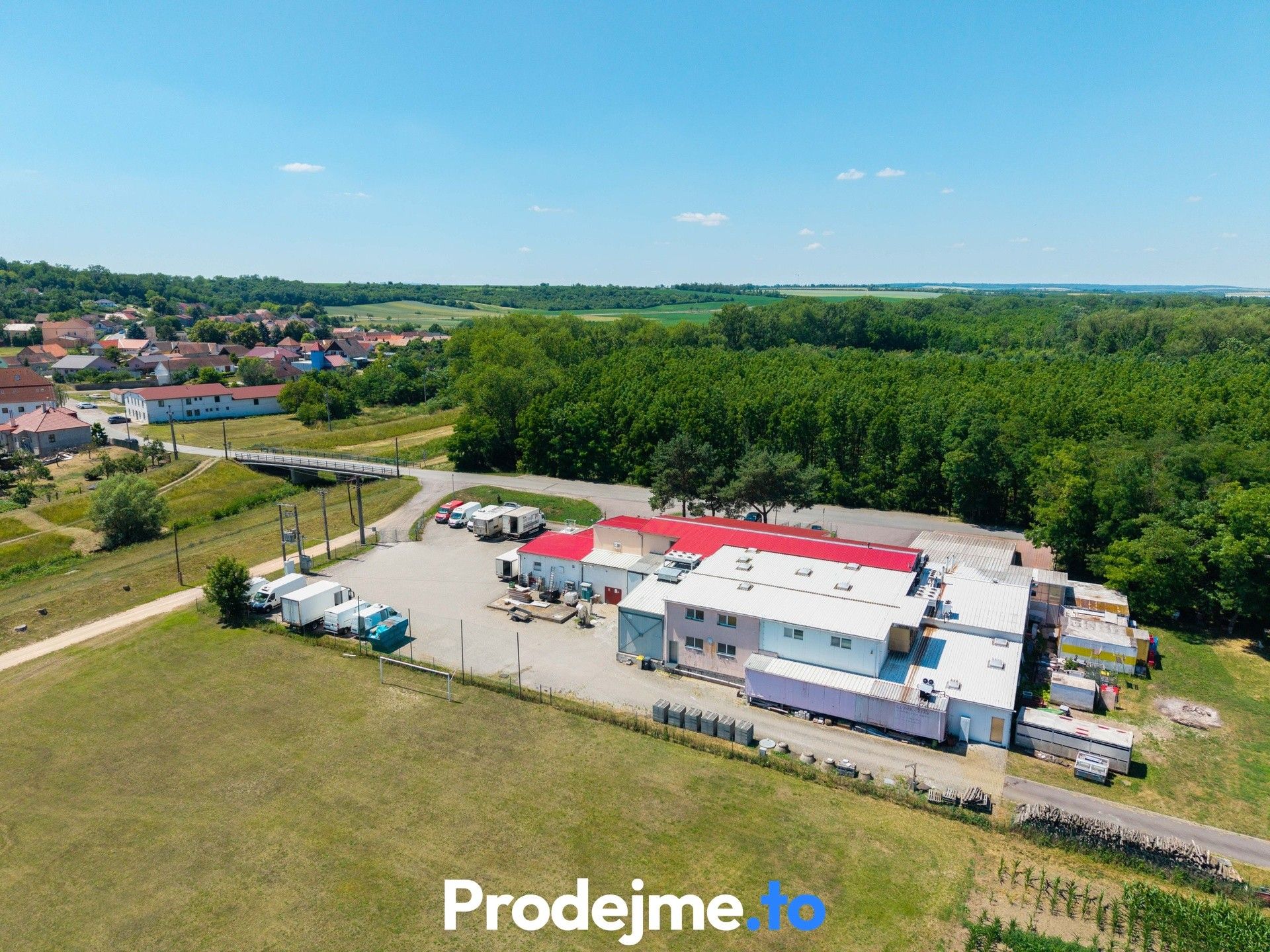 Prodej komerčního prostoru 1821 m² - foto 1