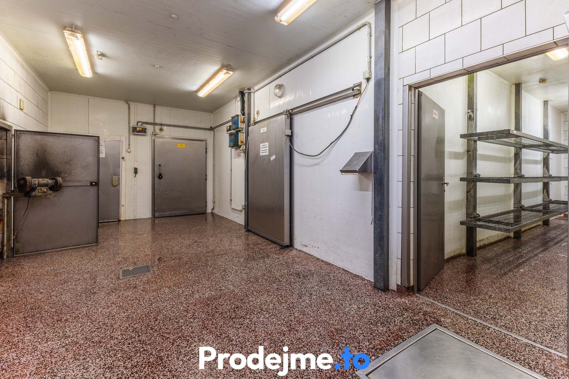 Prodej komerčního prostoru 1821 m² - foto 12