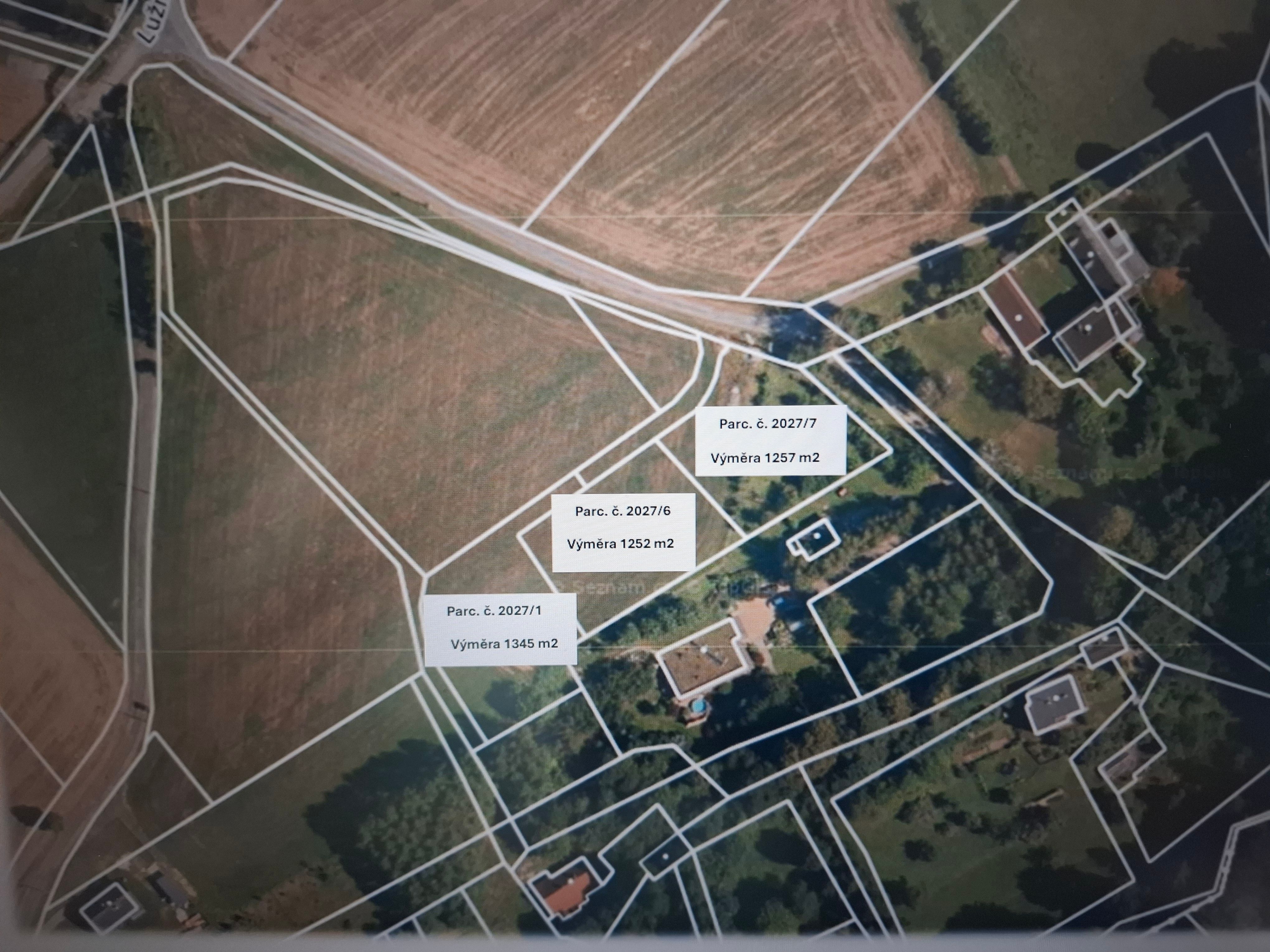 Prodej pozemku 1252 m² - foto 1