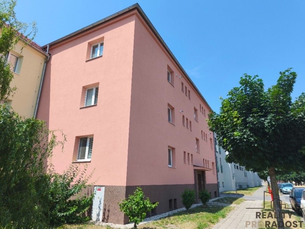 Pronájem bytu 2+1 68 m² - foto 2