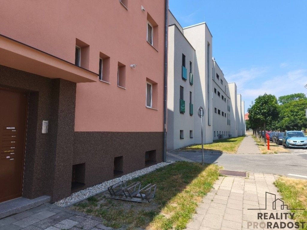 Pronájem bytu 2+1 68 m² - foto 3