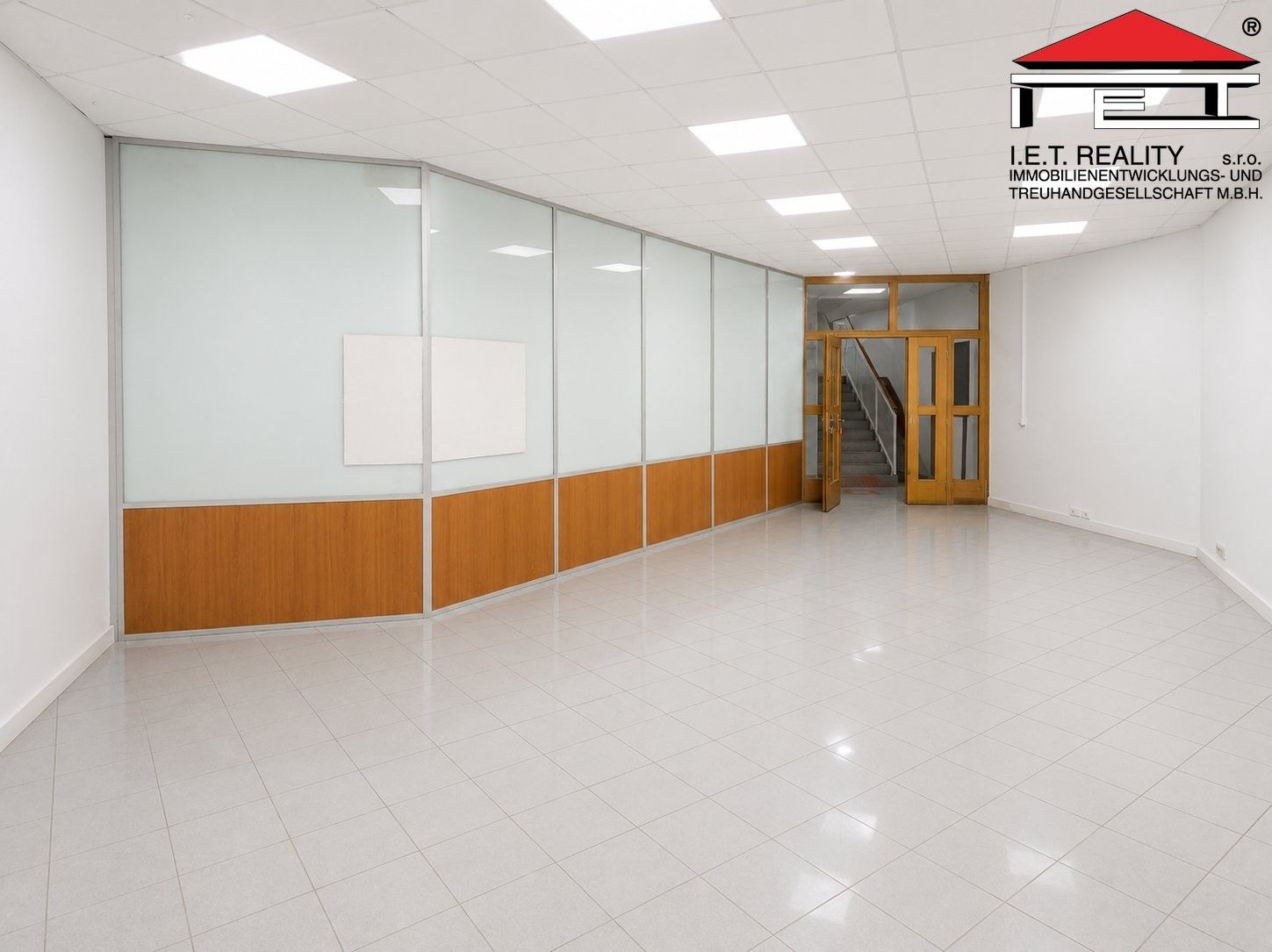 Pronájem komerčního prostoru 44 m² - foto 2