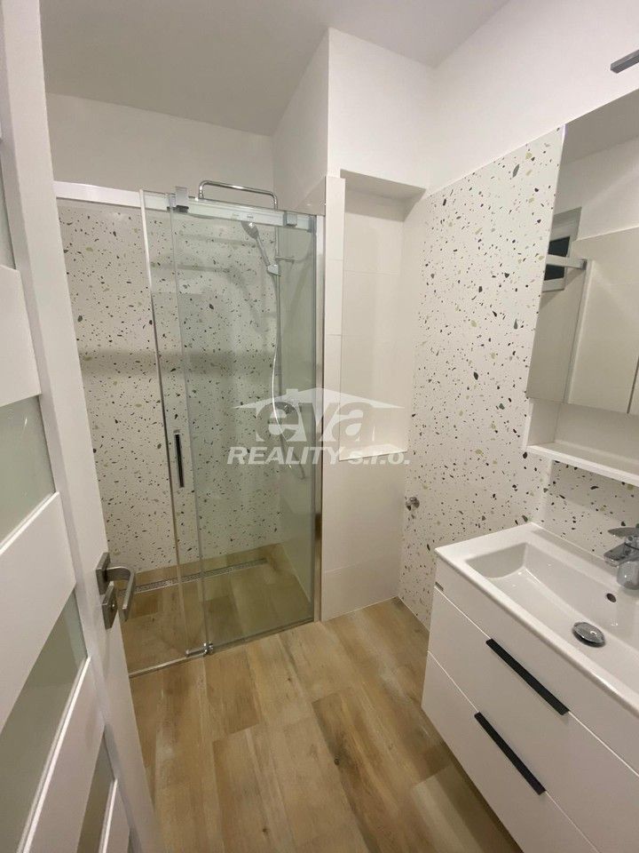 Pronájem bytu 1+kk 27 m² - foto 10
