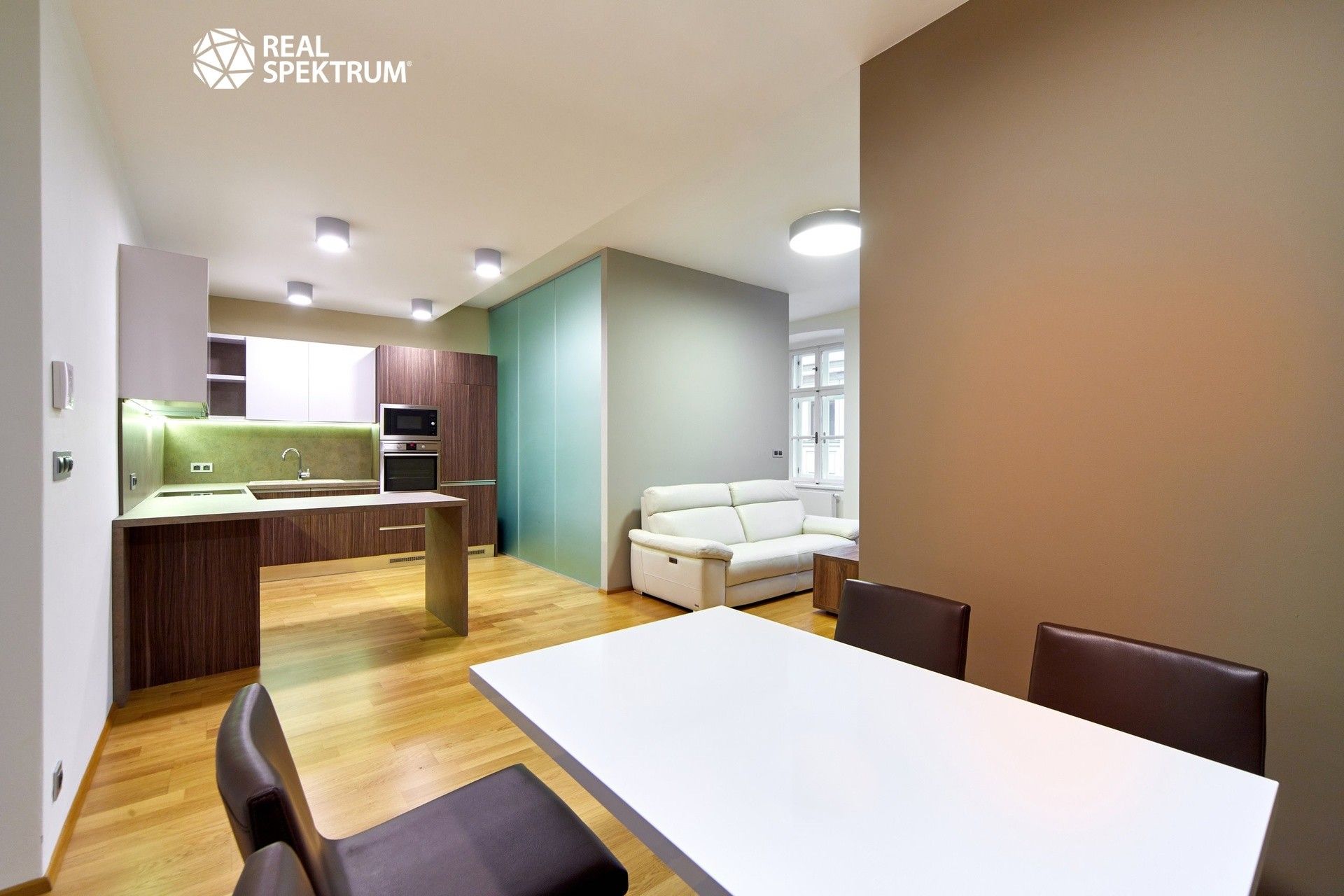 Pronájem bytu 3+kk 82 m² - foto 3