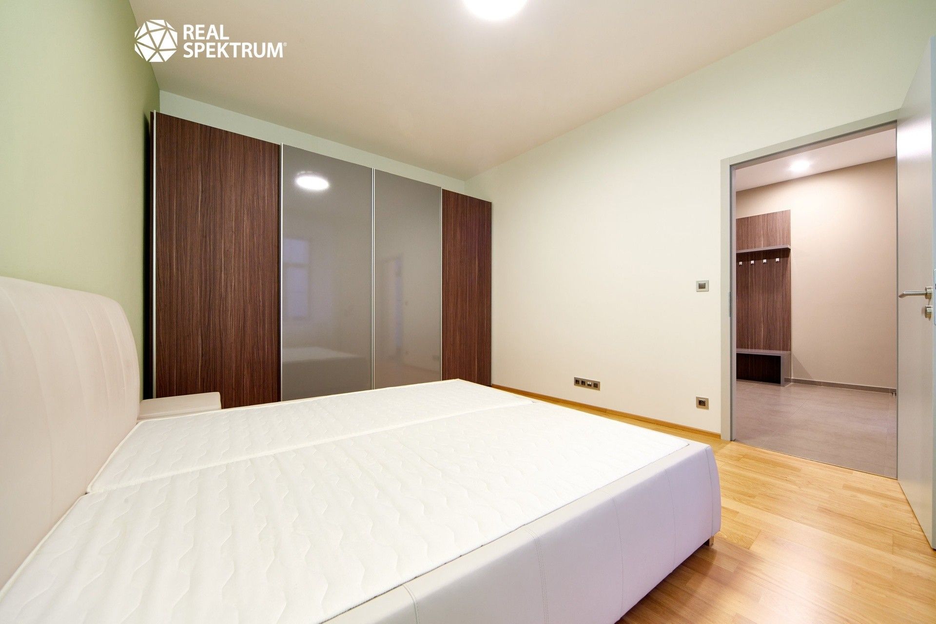 Pronájem bytu 3+kk 82 m² - foto 11