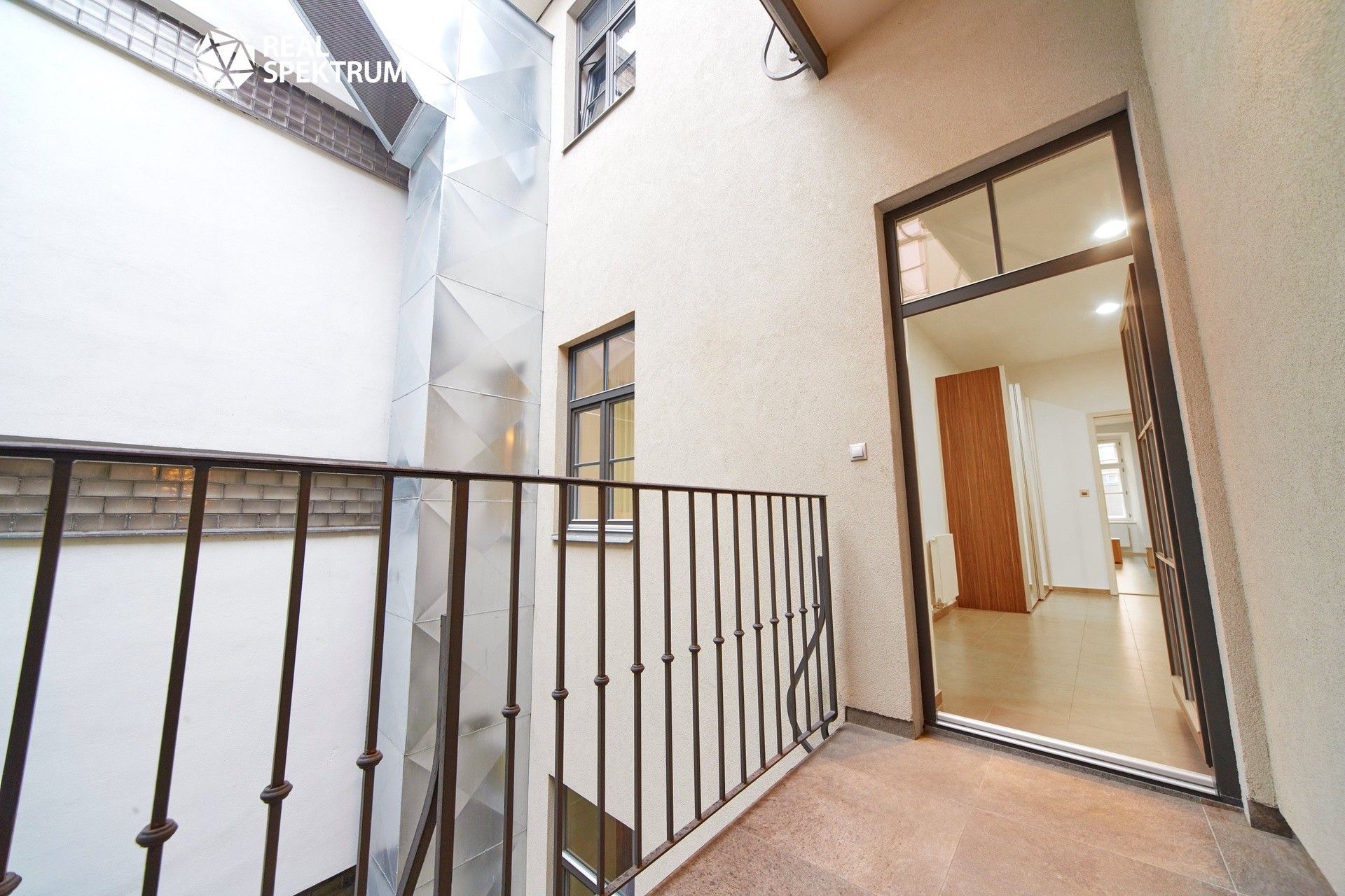 Pronájem bytu 3+kk 82 m² - foto 13