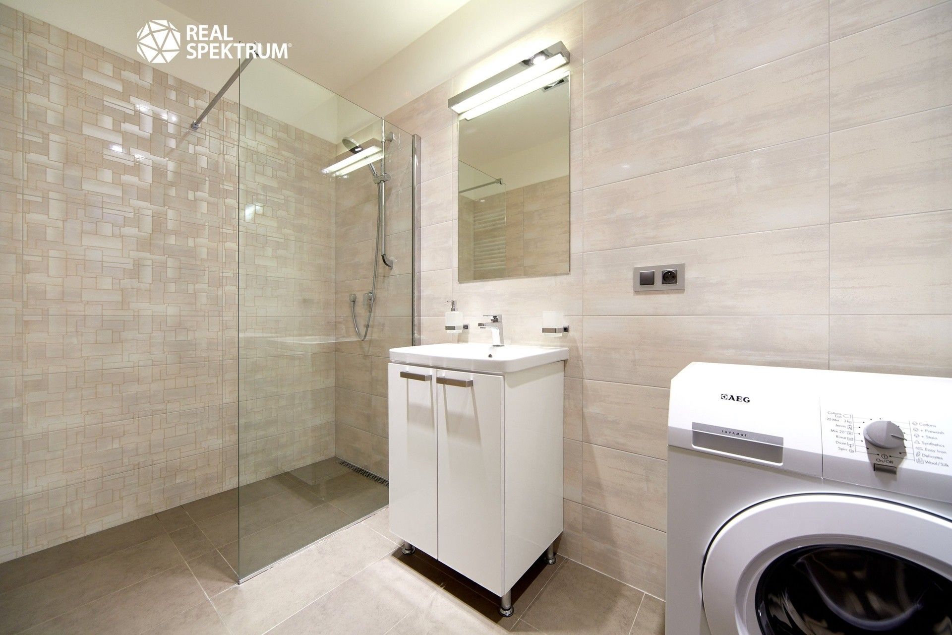 Pronájem bytu 3+kk 82 m² - foto 15