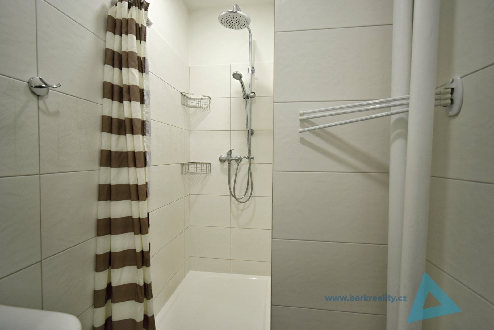 Pronájem bytu 2+1 53 m² - foto 6