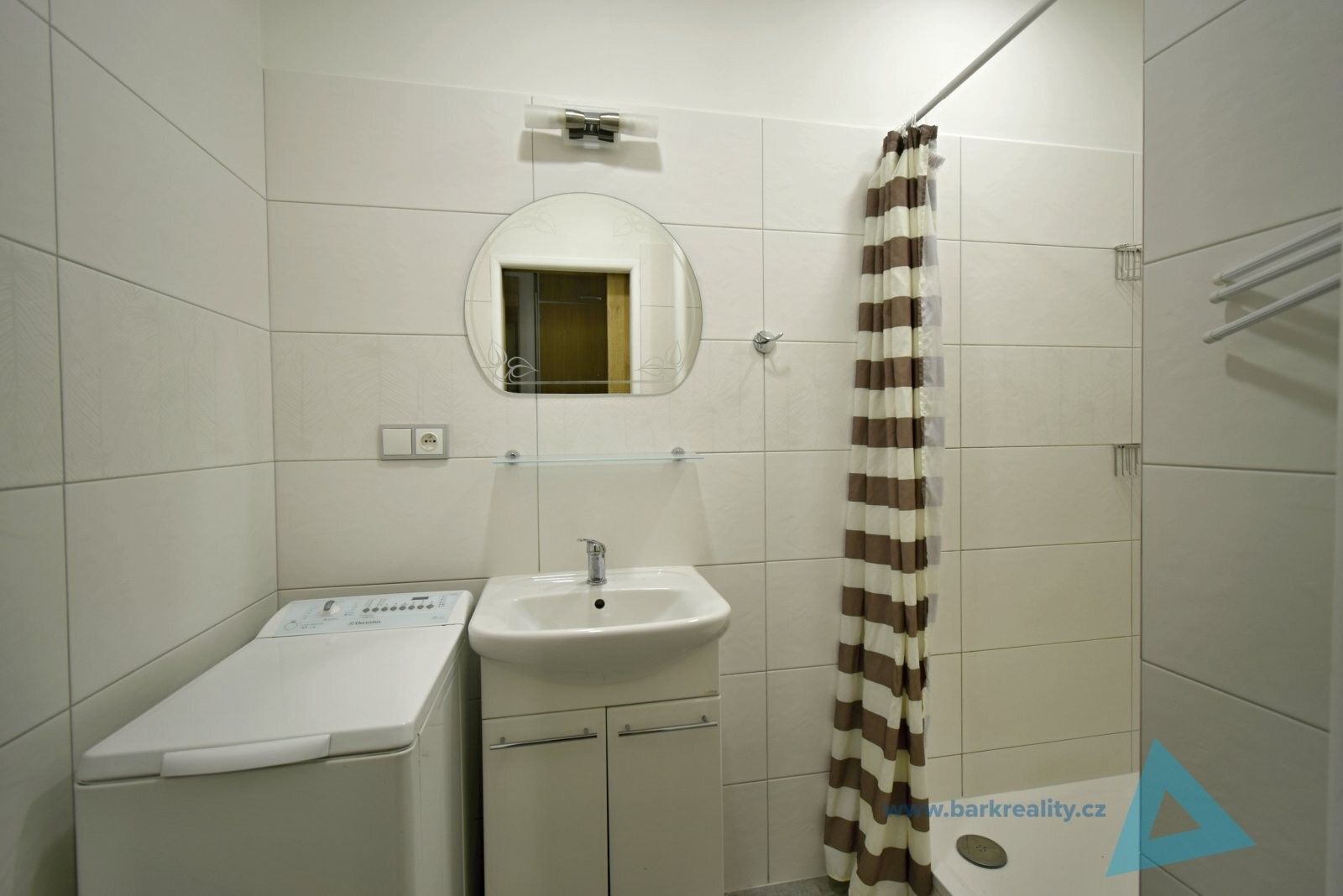 Pronájem bytu 2+1 53 m² - foto 5