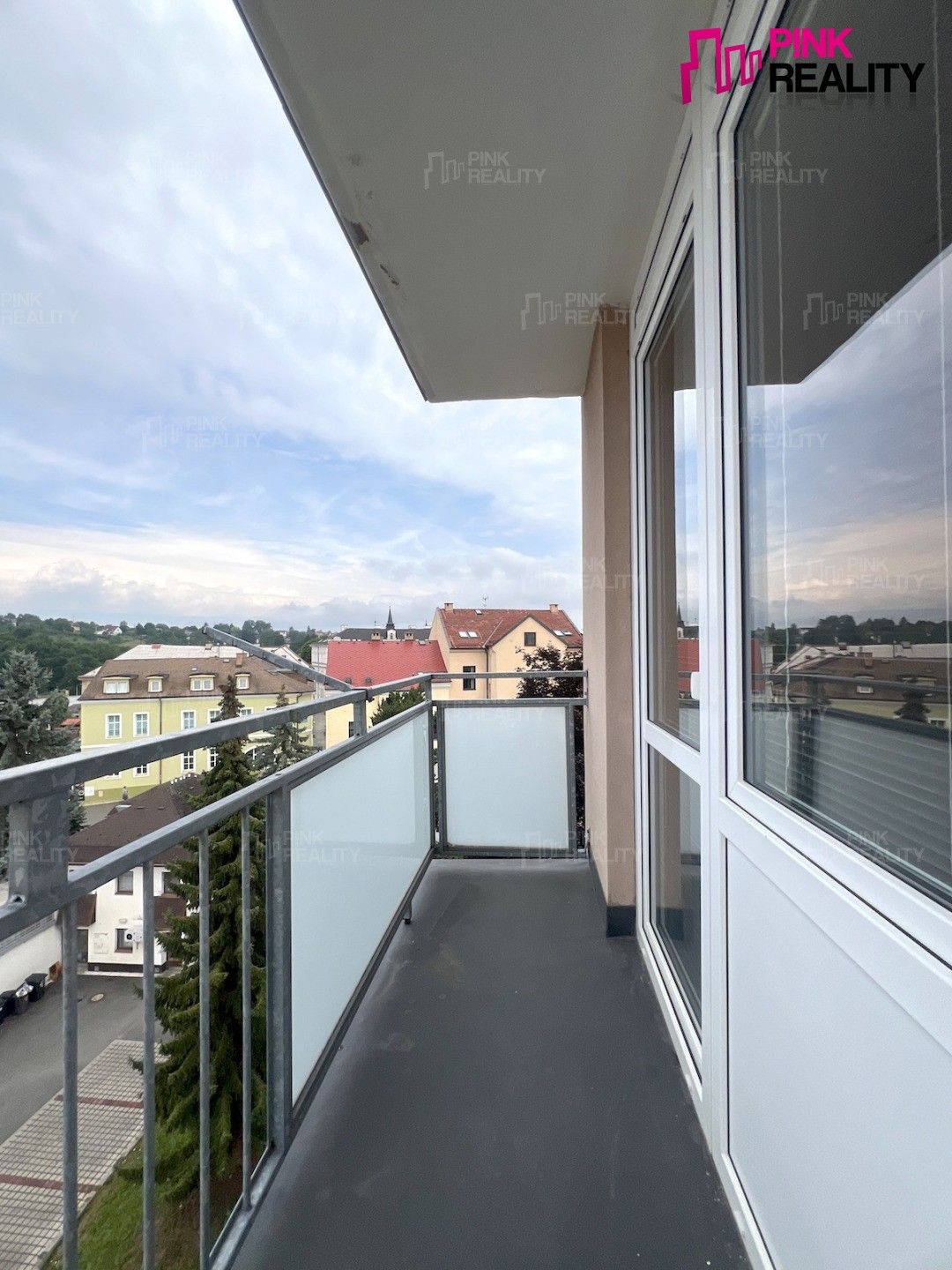 Pronájem bytu 3+1 69 m² - foto 12