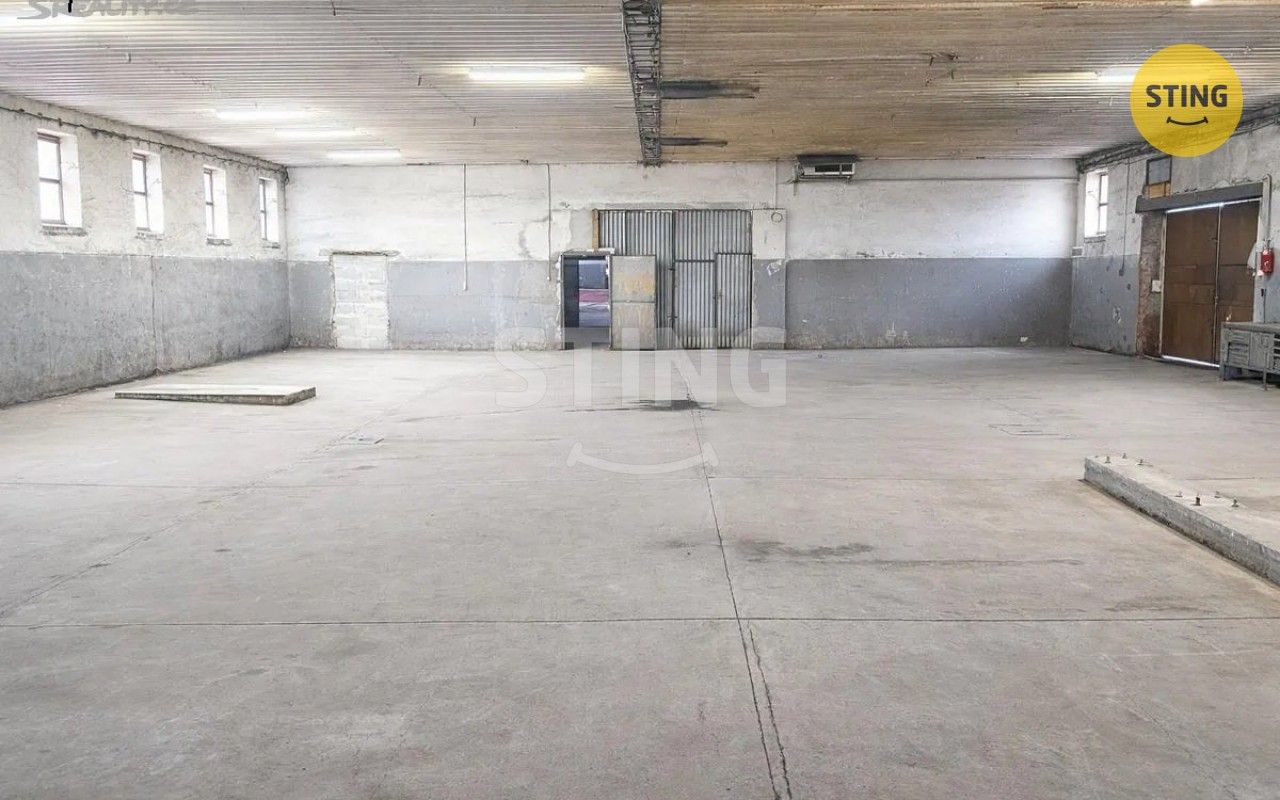 Pronájem komerčního prostoru 1156 m² - foto 2