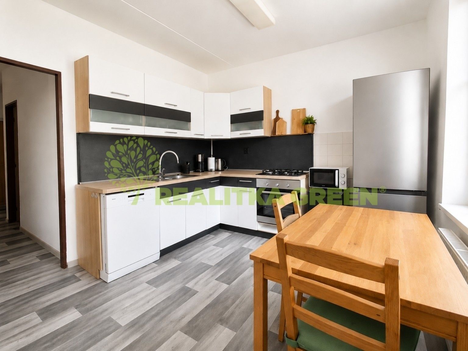Pronájem bytu 3+1 93 m² - foto 1