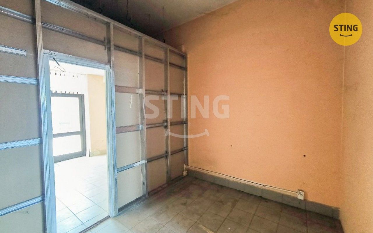 Pronájem komerčního prostoru 106 m² - foto 3