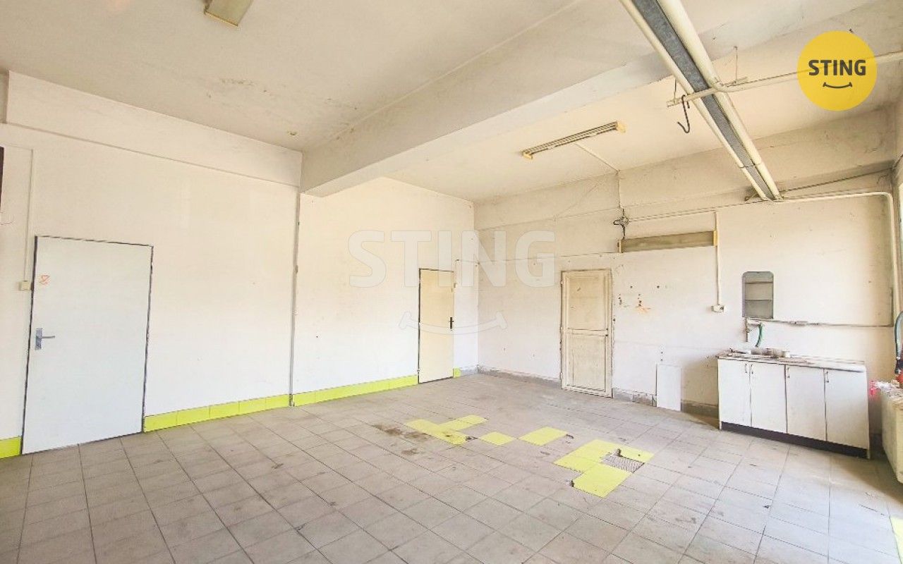 Pronájem komerčního prostoru 106 m² - foto 7