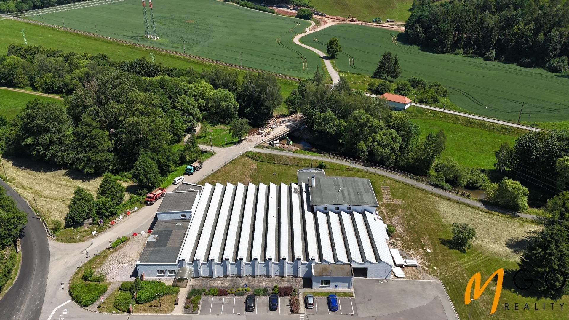 Prodej komerčního prostoru 2550 m² - foto 2