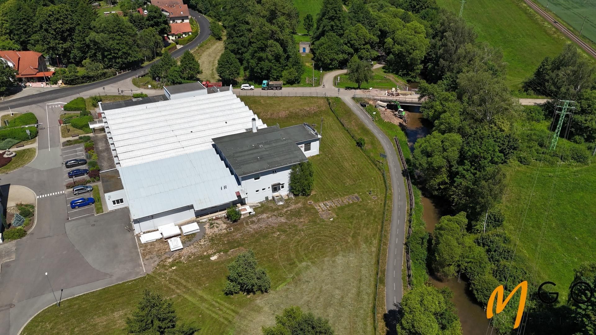 Prodej komerčního prostoru 2550 m² - foto 1