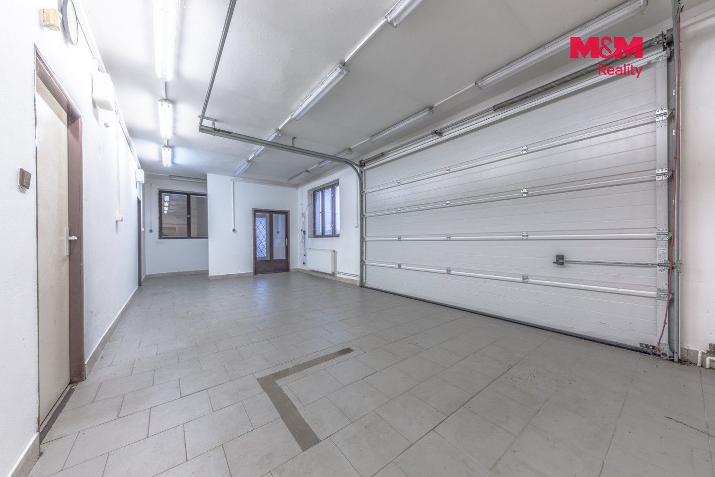 Prodej nemovitosti 140 m² - foto 2