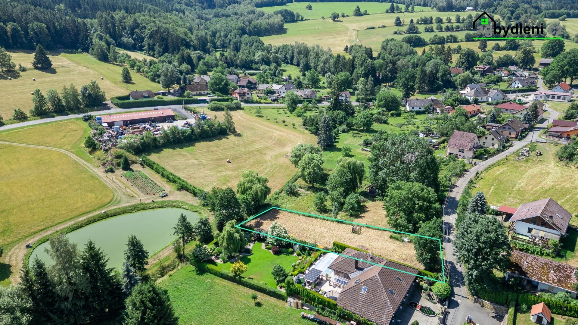 Prodej pozemku 1205 m² - foto 1