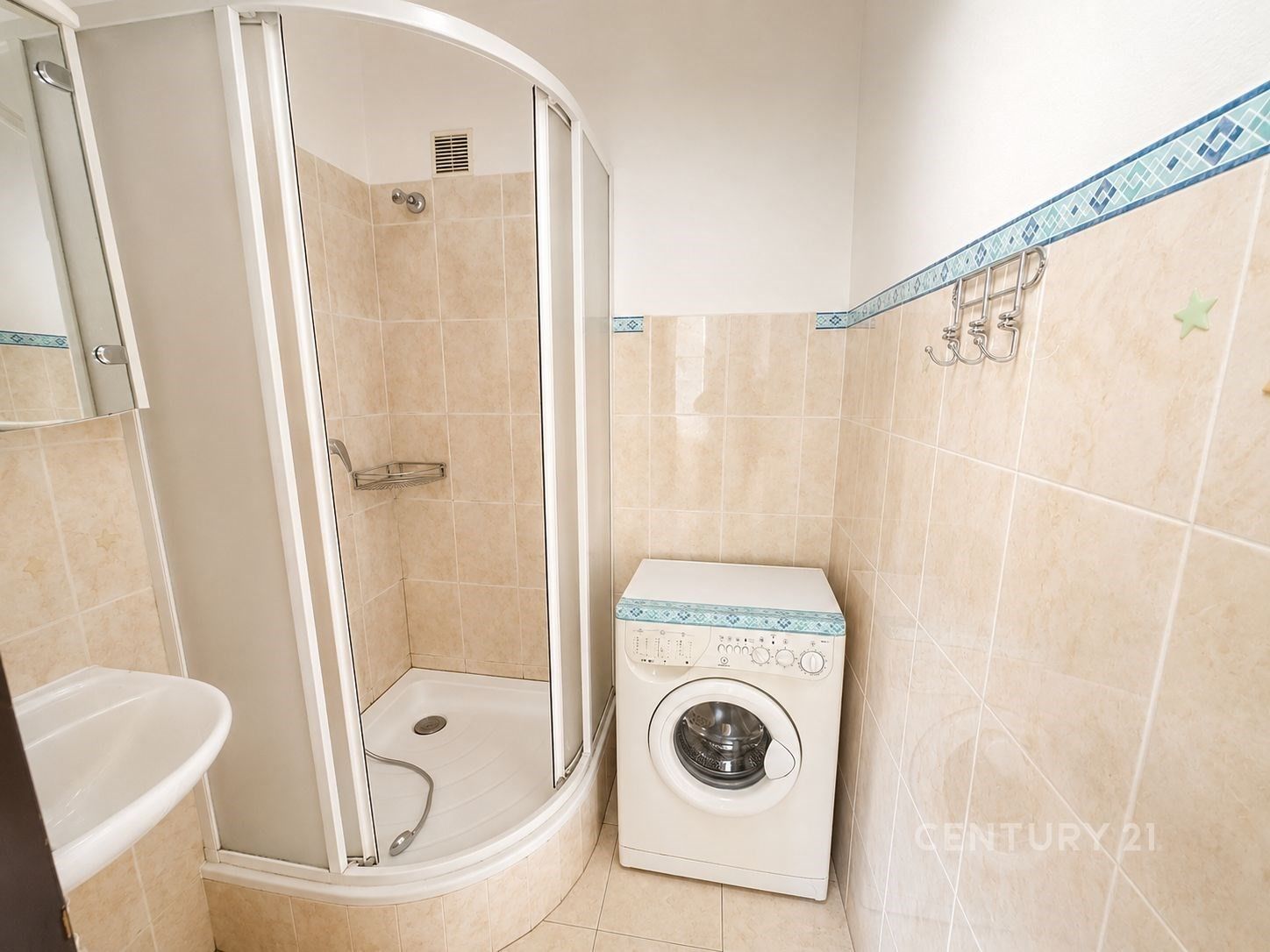 Pronájem bytu 3+1 86 m² - foto 3