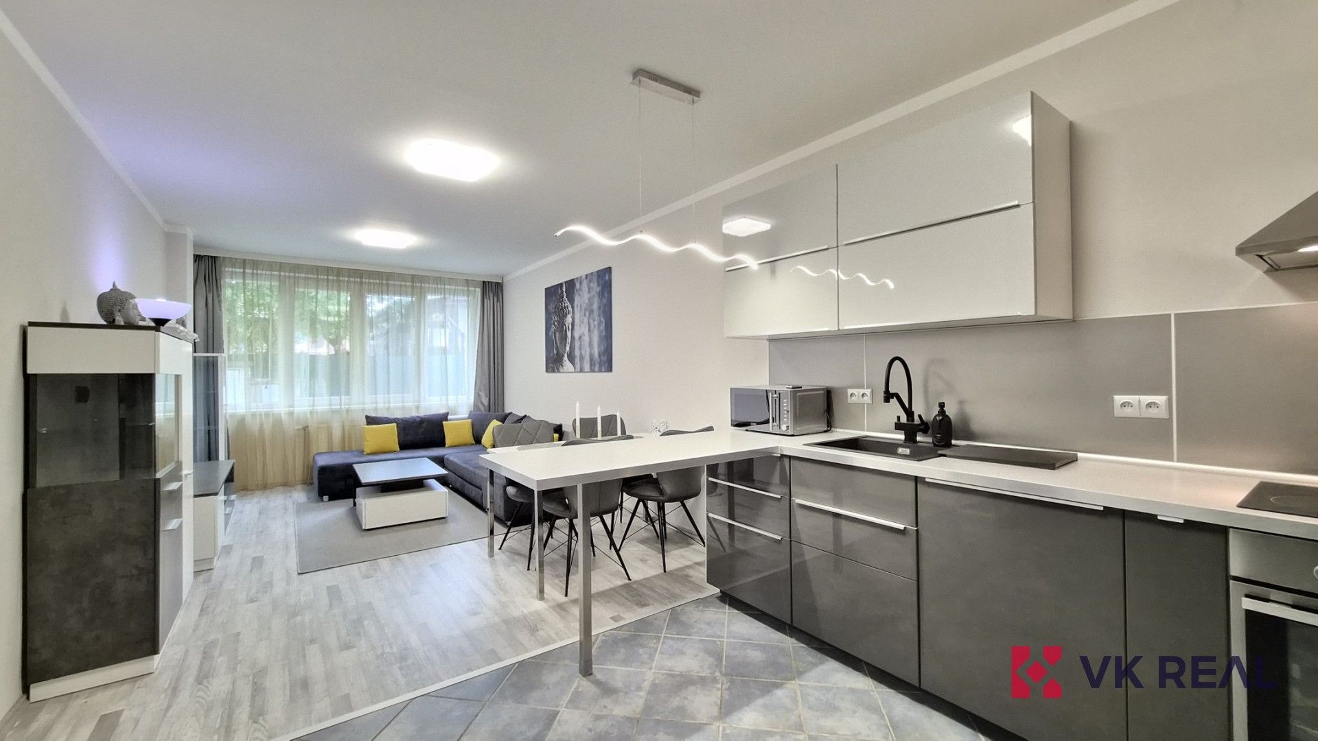 Pronájem bytu 2+kk 70 m² - foto 1