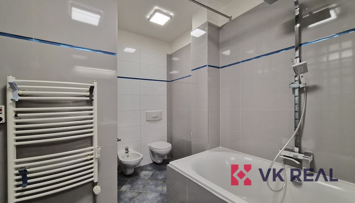Pronájem bytu 2+kk 70 m² - foto 12