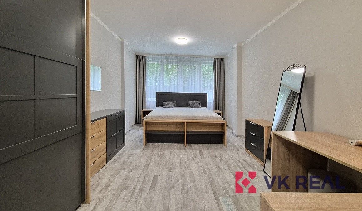 Pronájem bytu 2+kk 70 m² - foto 14