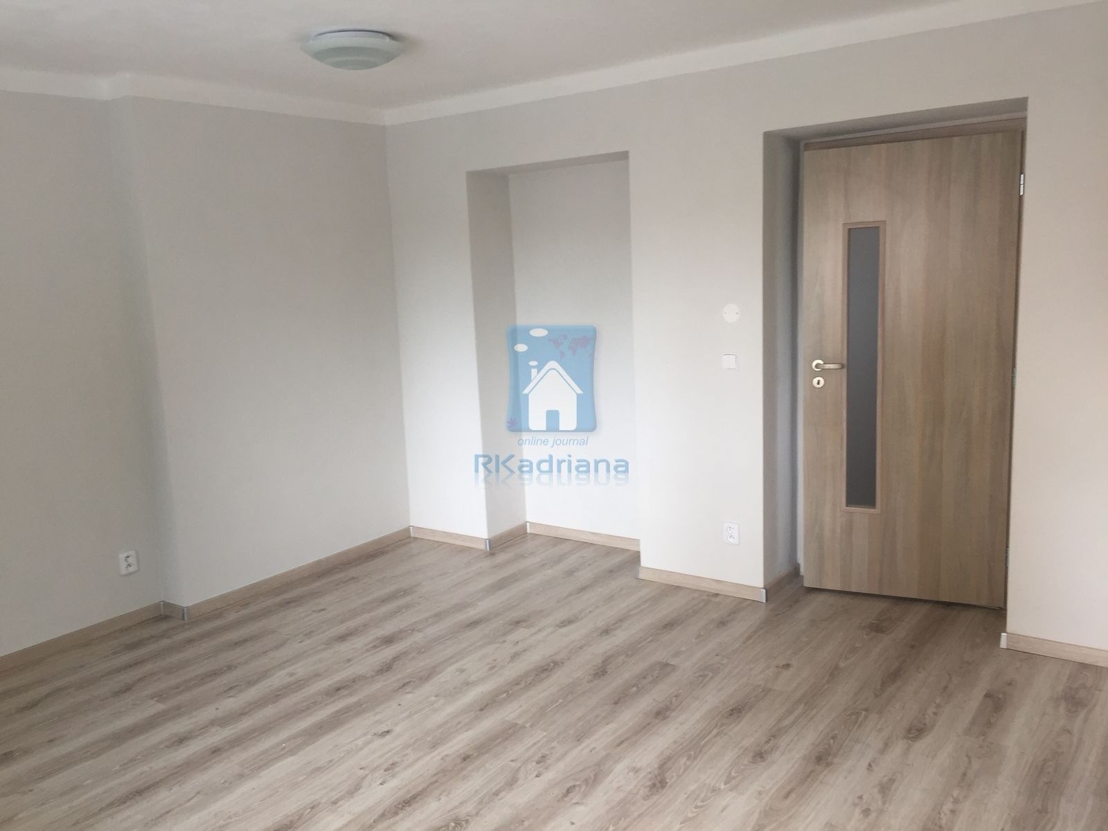 Pronájem bytu 2+1 66 m² - foto 12
