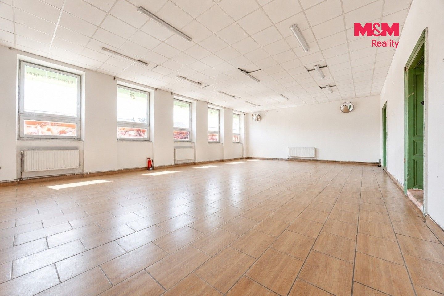 Prodej komerčního prostoru 220 m² - foto 3