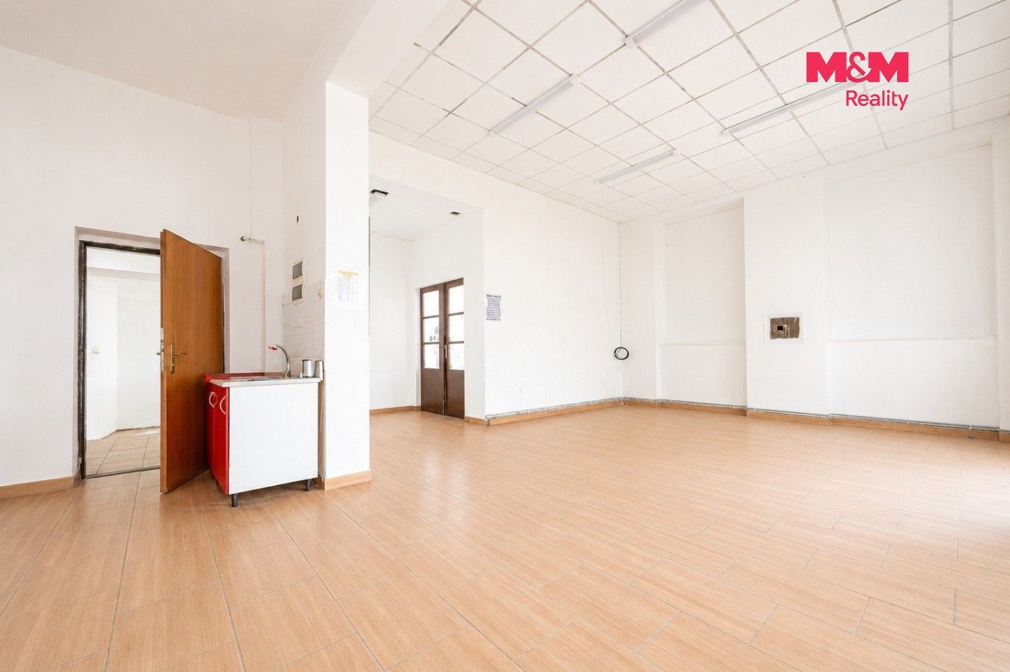 Prodej komerčního prostoru 220 m² - foto 2