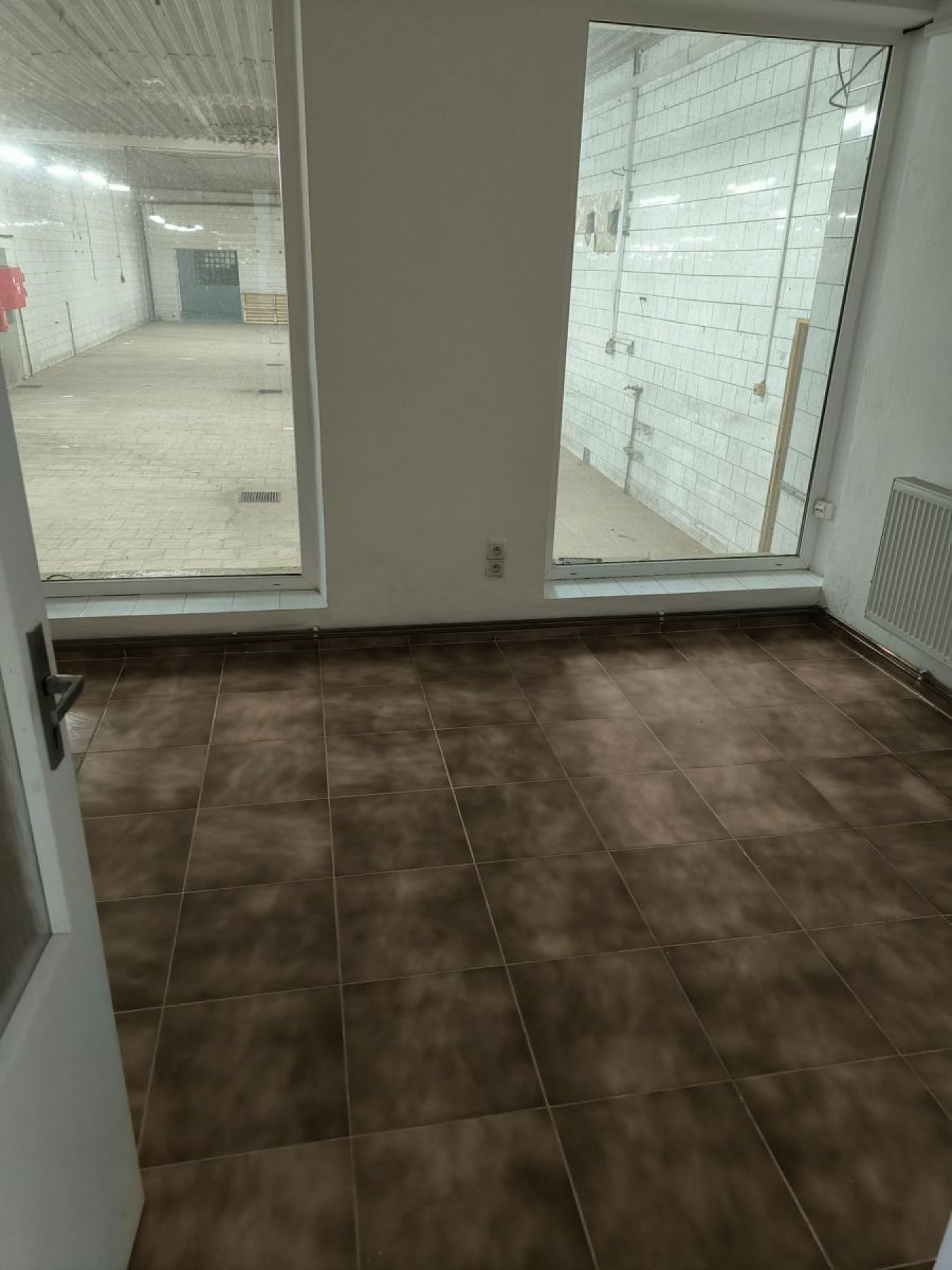 Pronájem komerčního prostoru 4200 m² - foto 6