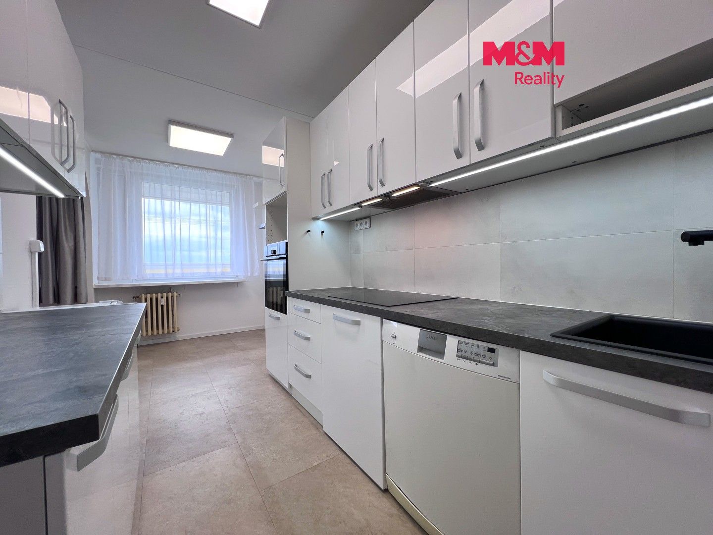 Prodej bytu 3+kk 73 m² - foto 1
