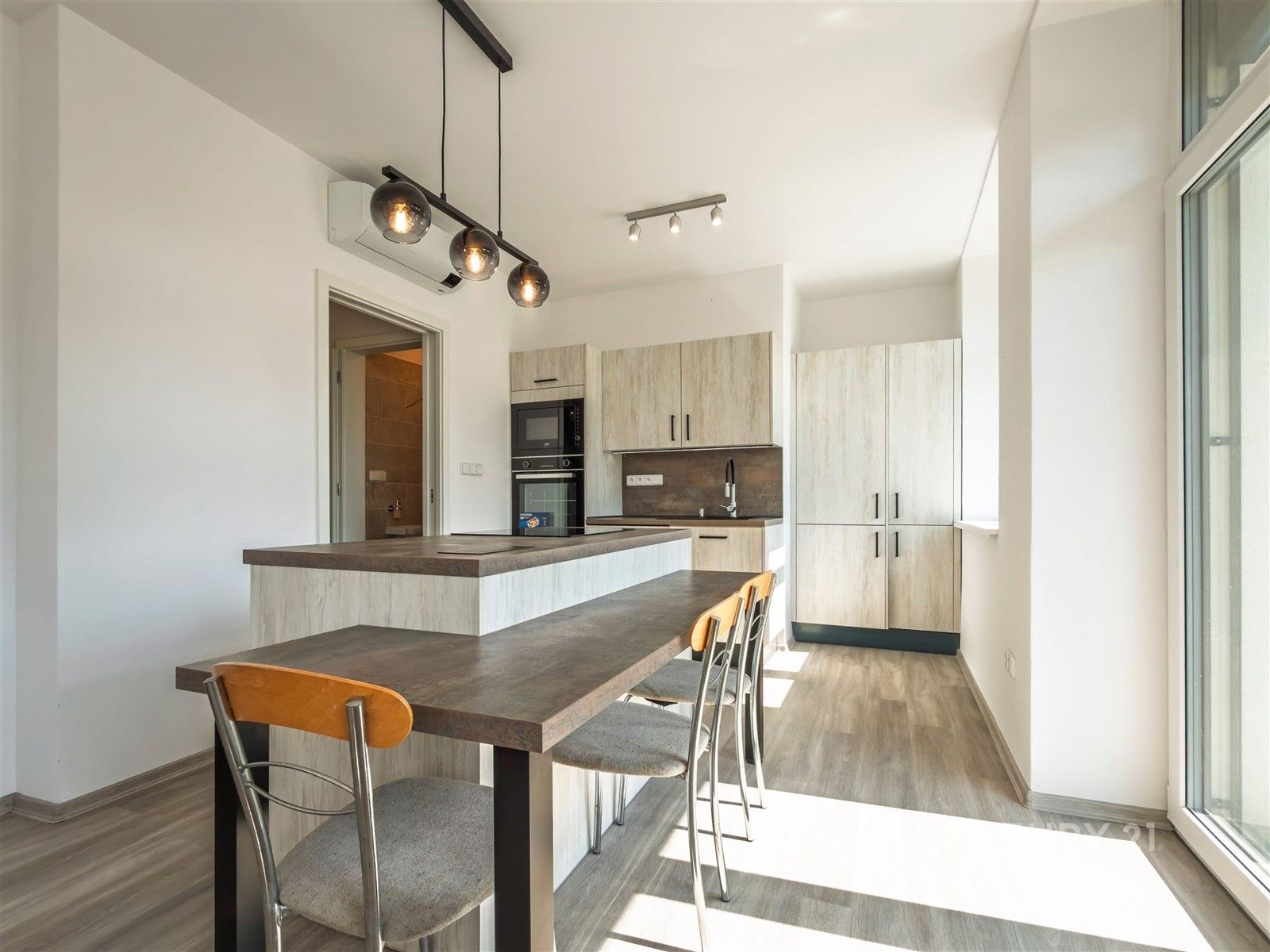 Pronájem bytu 2+kk 60 m² - foto 1