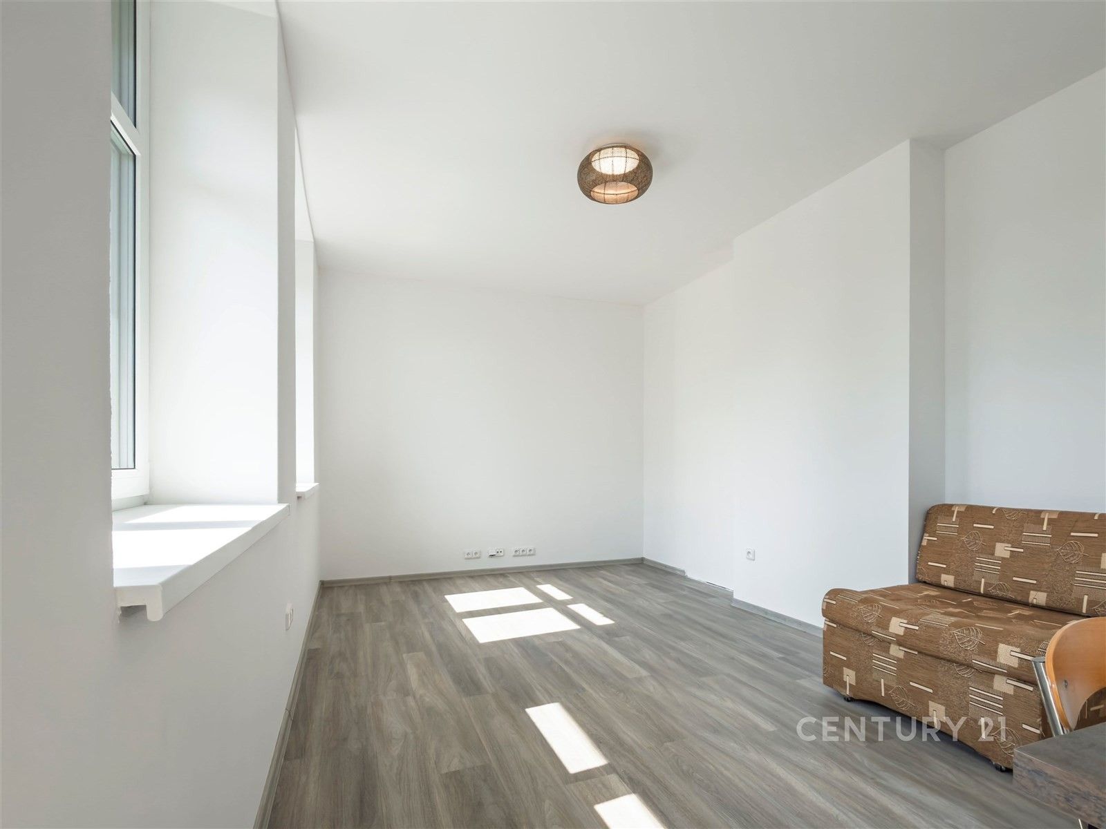 Pronájem bytu 2+kk 60 m² - foto 8