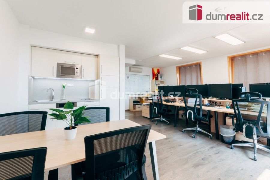 Pronájem bytu 2+kk 71 m² - foto 2