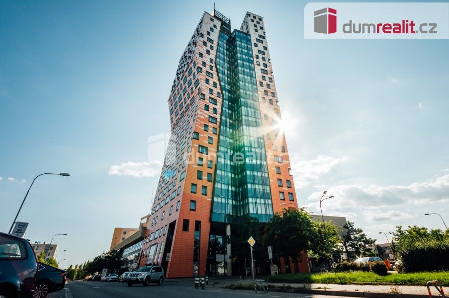 Pronájem bytu 2+1 92 m² - foto 1