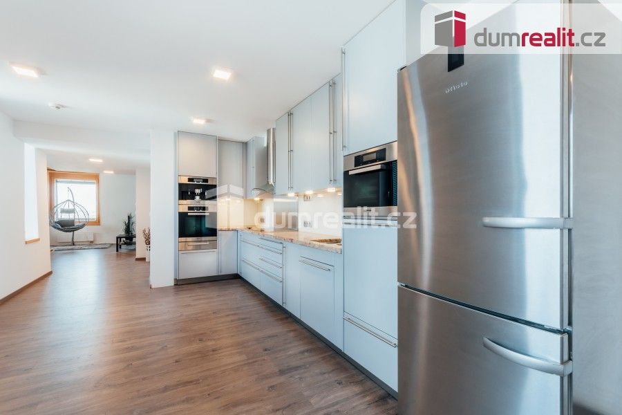 Pronájem bytu 2+1 92 m² - foto 5