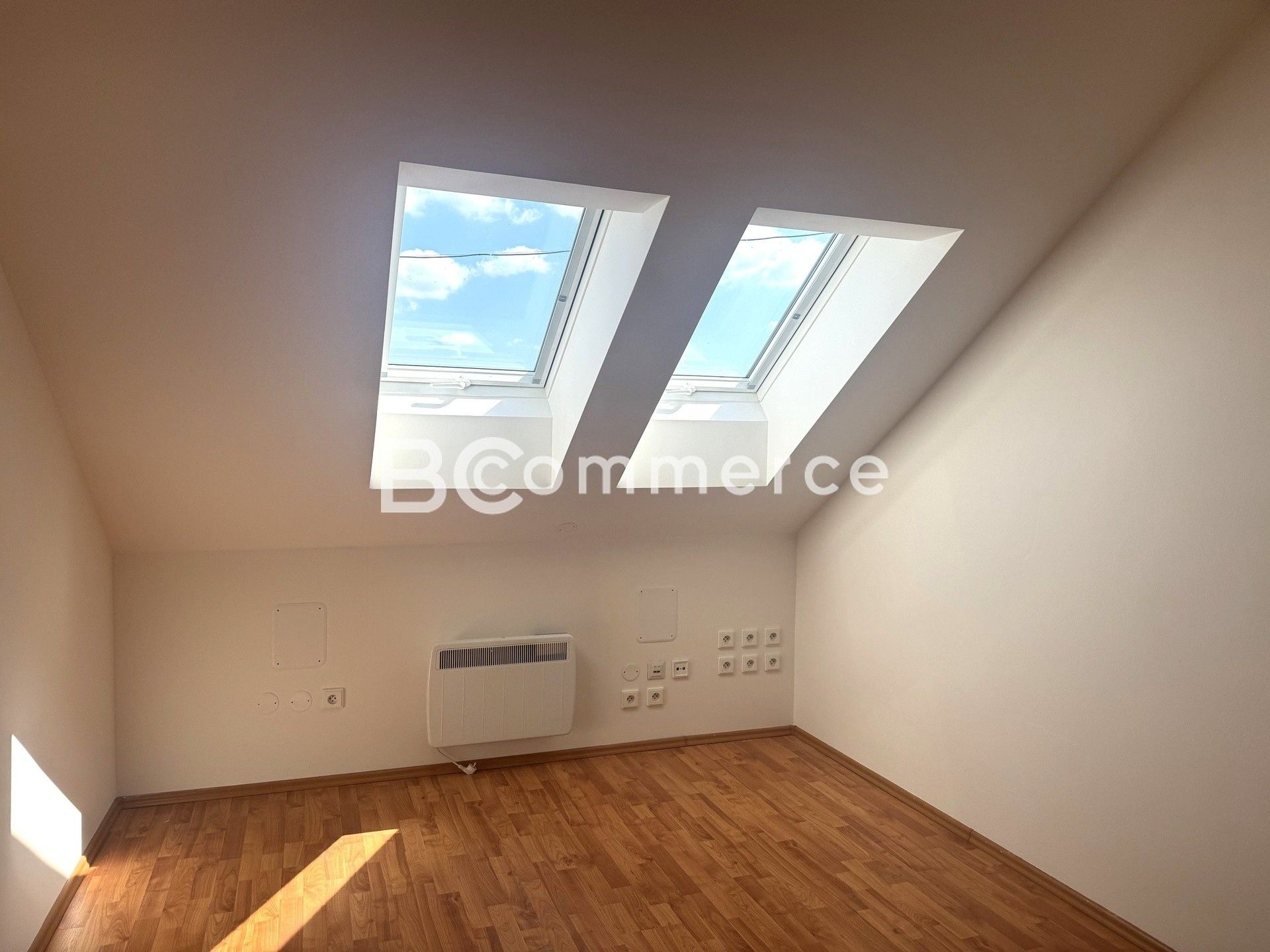 Pronájem komerčního prostoru 37 m² - foto 1