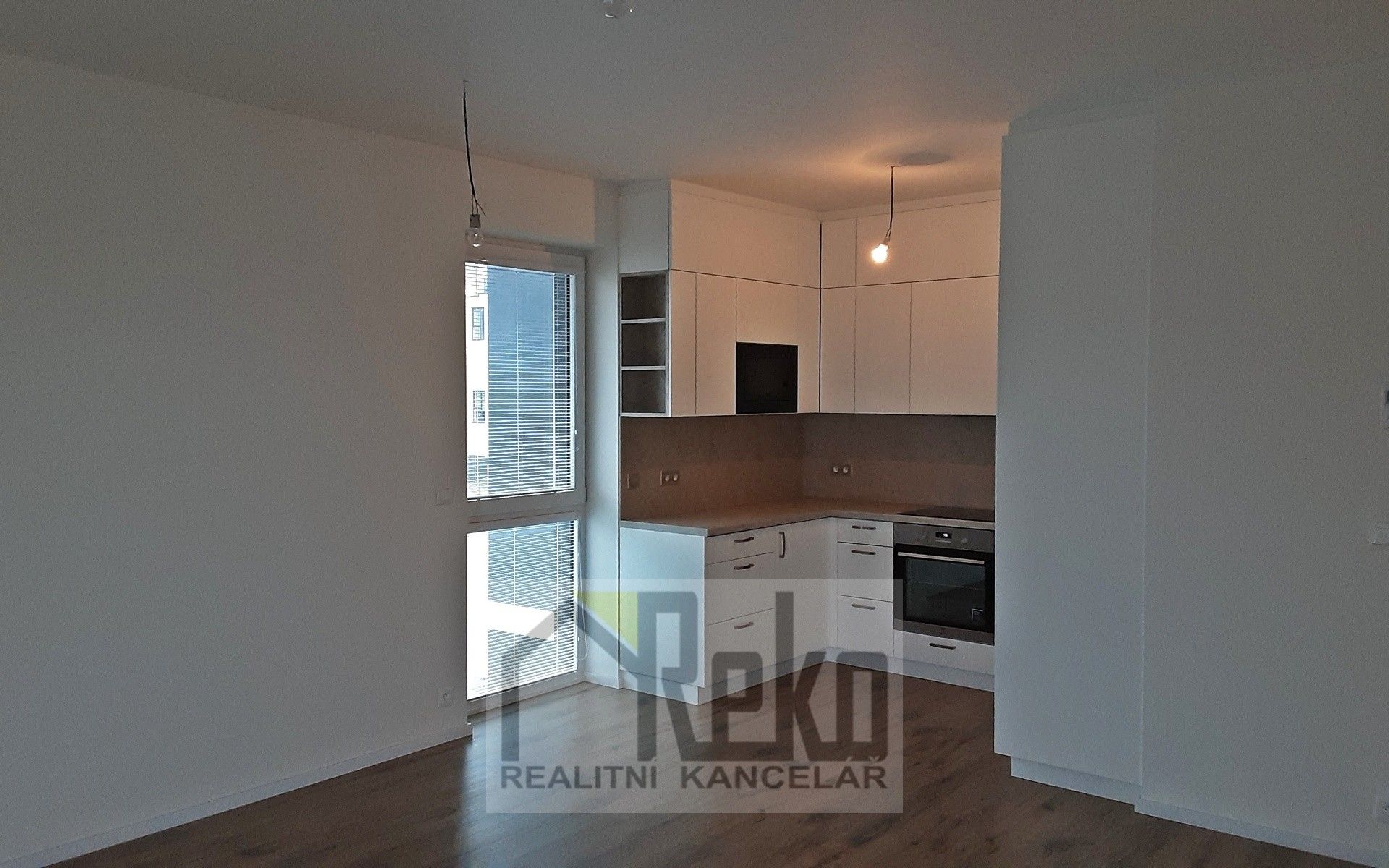 Pronájem bytu 2+kk 57 m² - foto 2