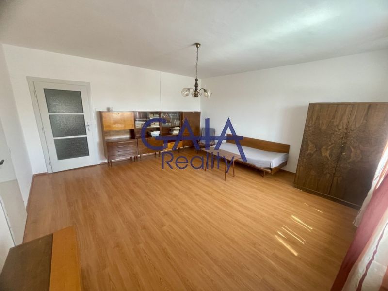 Prodej bytu 1+1 61 m² - foto 2
