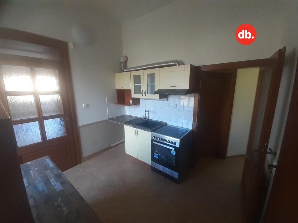 Pronájem bytu 2+1 75 m² - foto 5