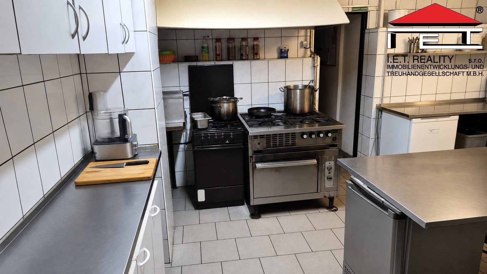 Pronájem komerčního prostoru 145 m² - foto 10