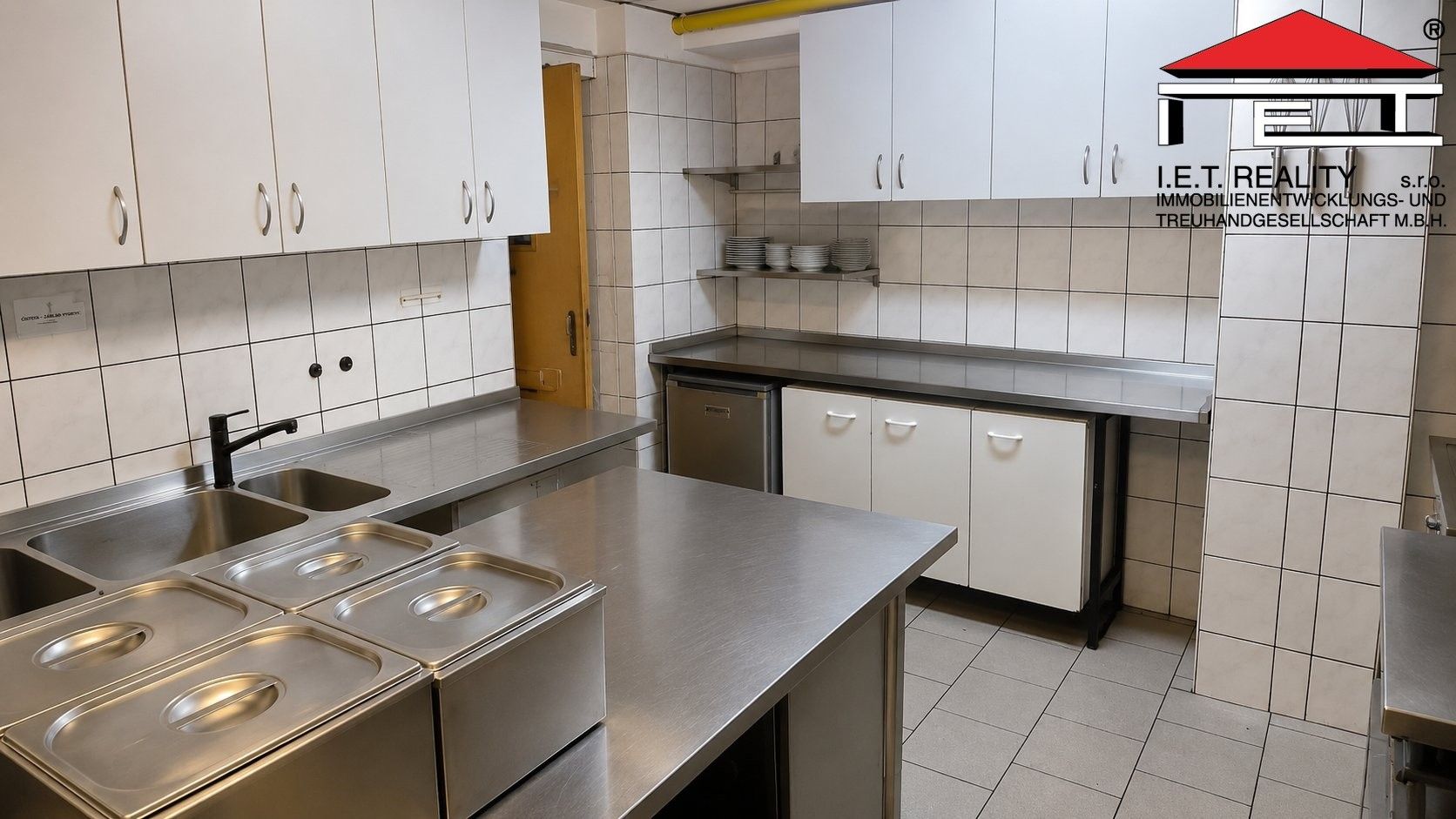 Pronájem komerčního prostoru 145 m² - foto 12