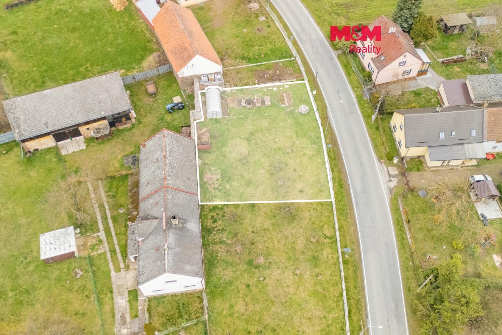 Prodej pozemku 665 m² - foto 1