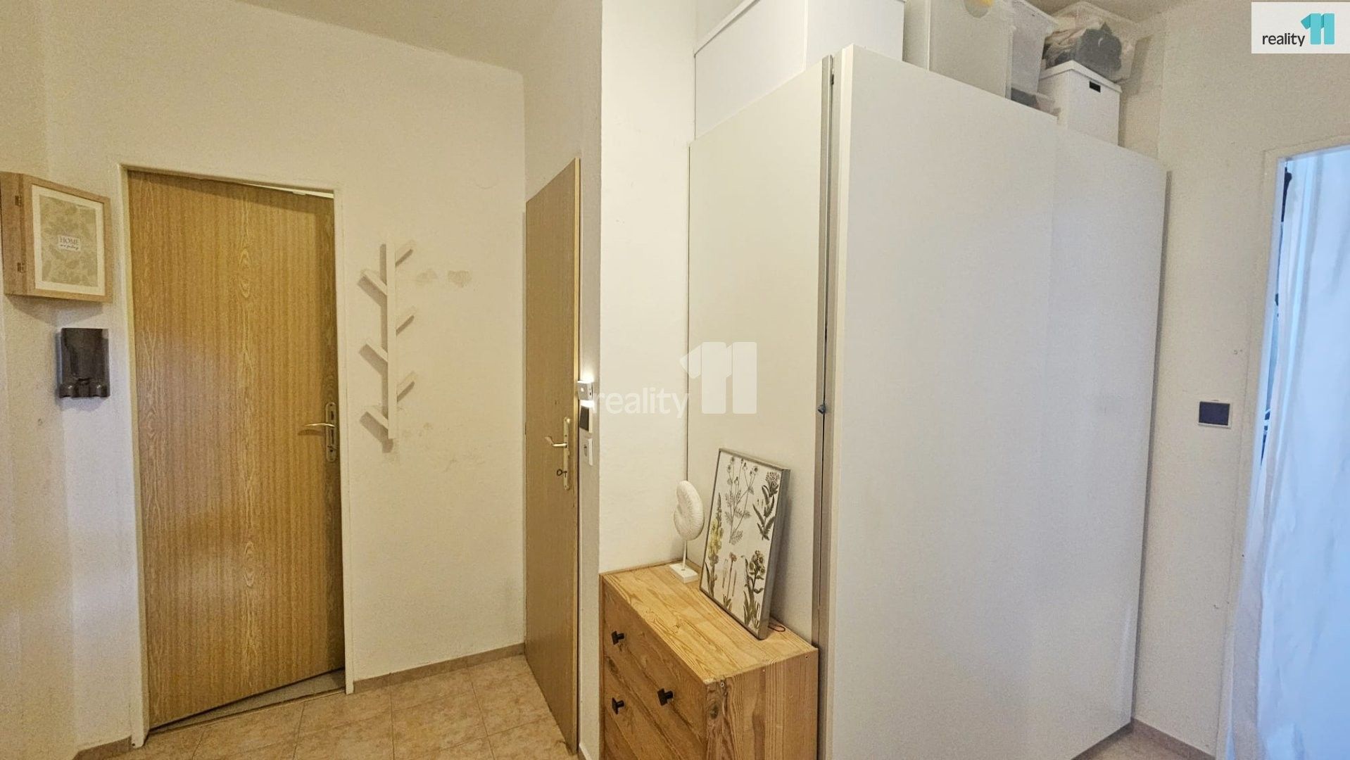 Prodej bytu 1+1 77 m² - foto 4