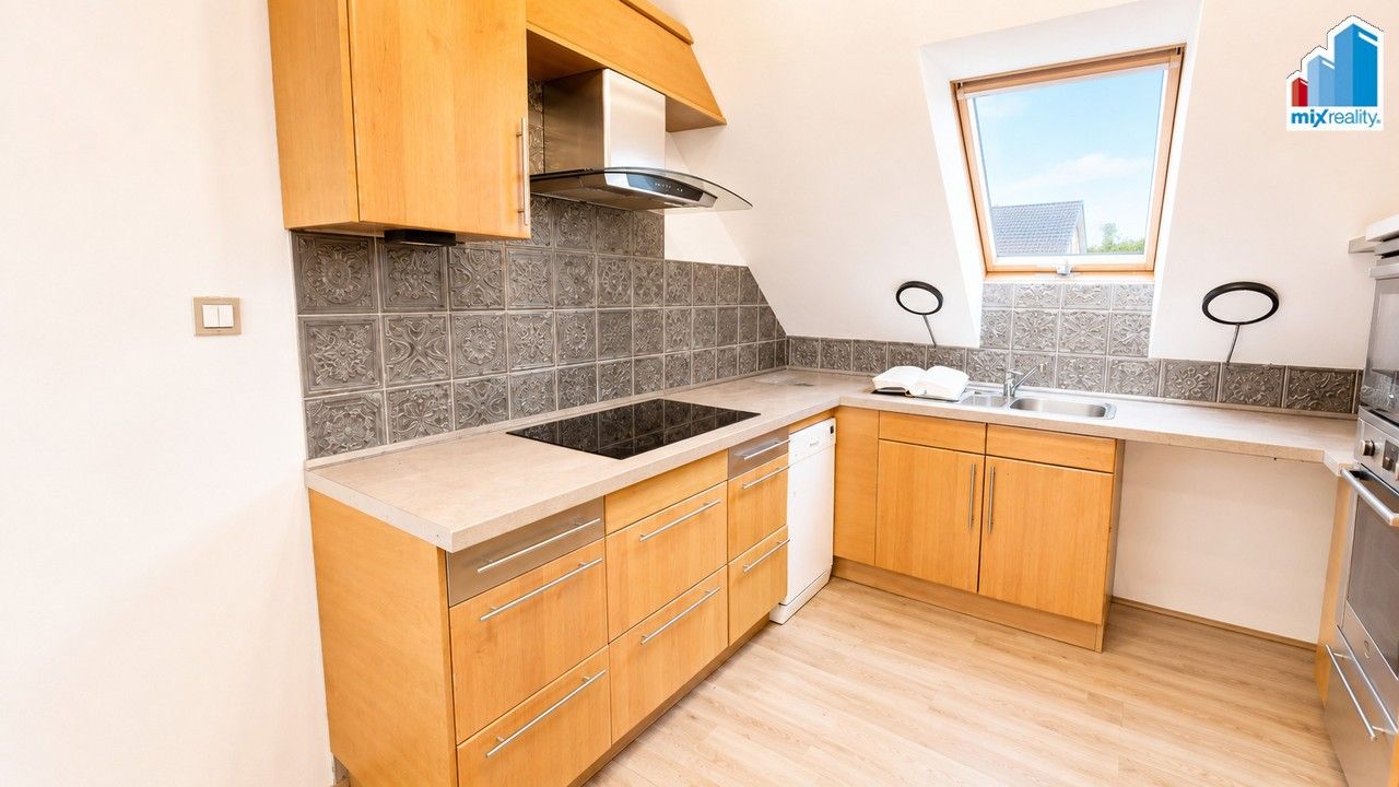 Pronájem bytu 2+1 58 m² - foto 3