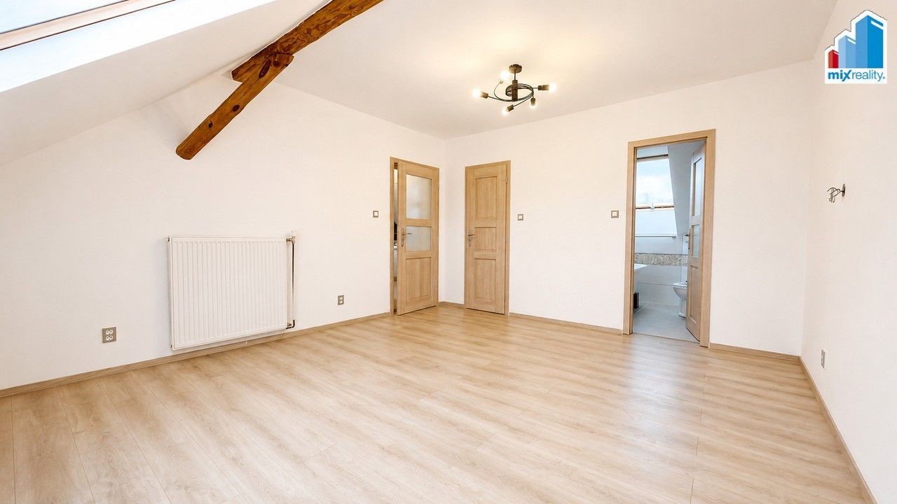 Pronájem bytu 2+1 58 m² - foto 8