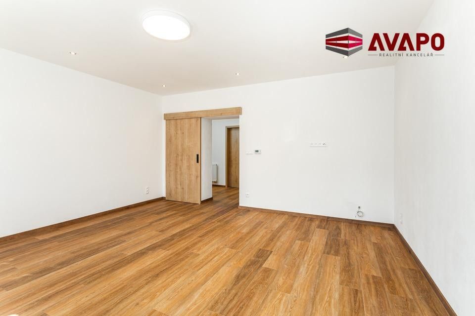 Pronájem bytu 3+1 80 m² - foto 8